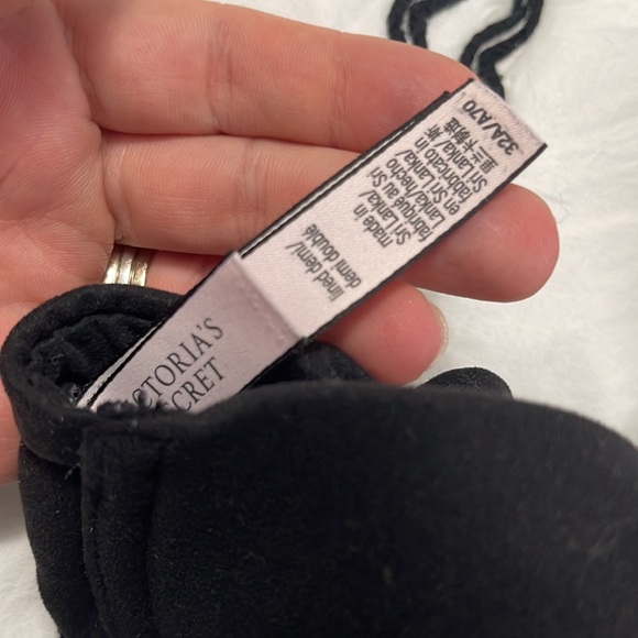 Bundle of VS/Pink bras - Picture 2 of 4